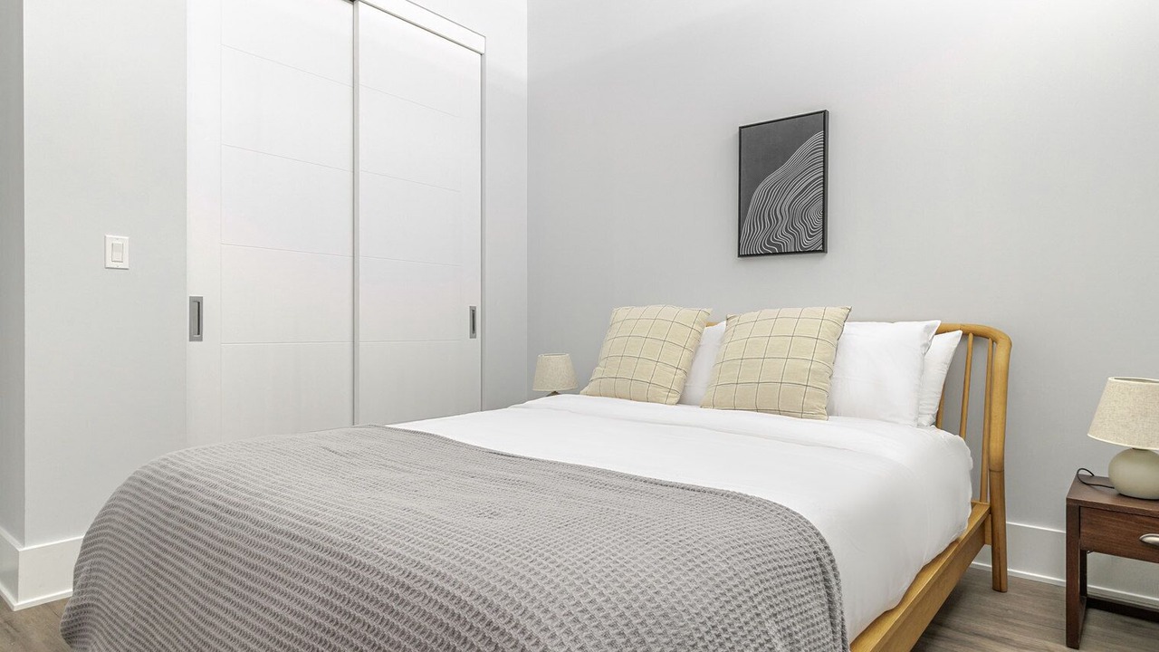 Photo of Bedroom in Greektown