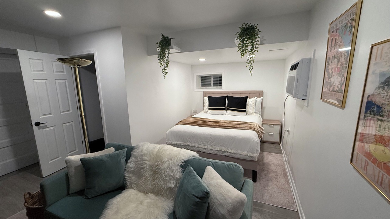 Photo of Bedroom in Edgewater