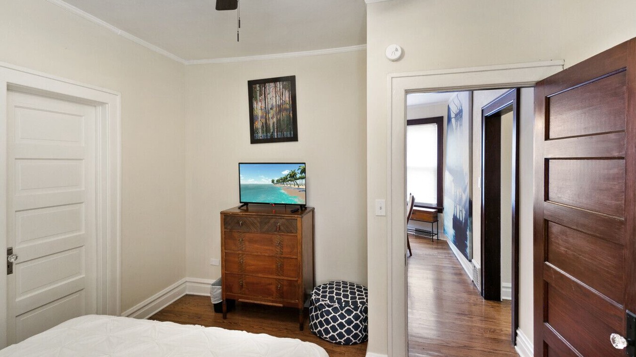 Photo of Bedroom in Waukegan