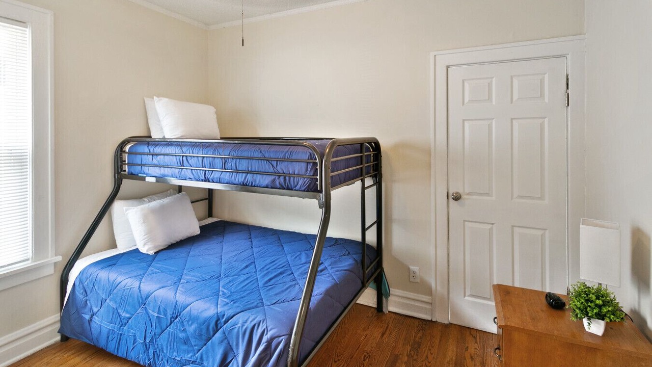 Photo of Bedroom in Waukegan