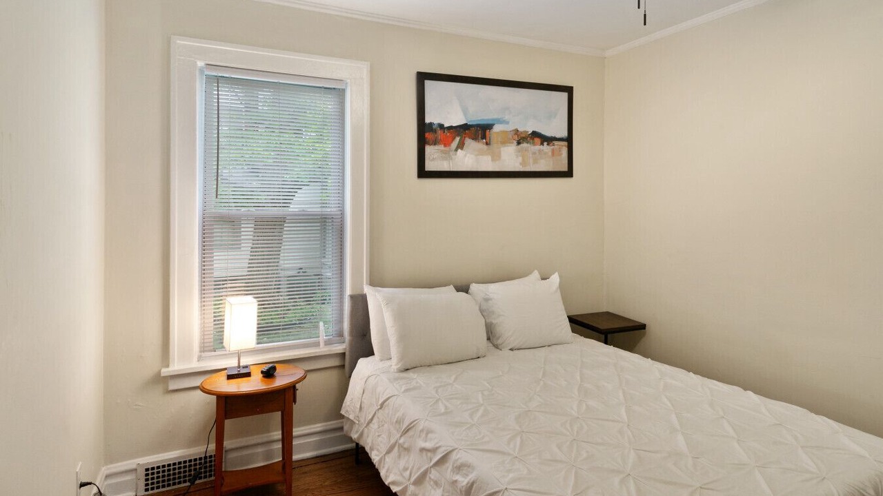 Photo of Bedroom in Waukegan