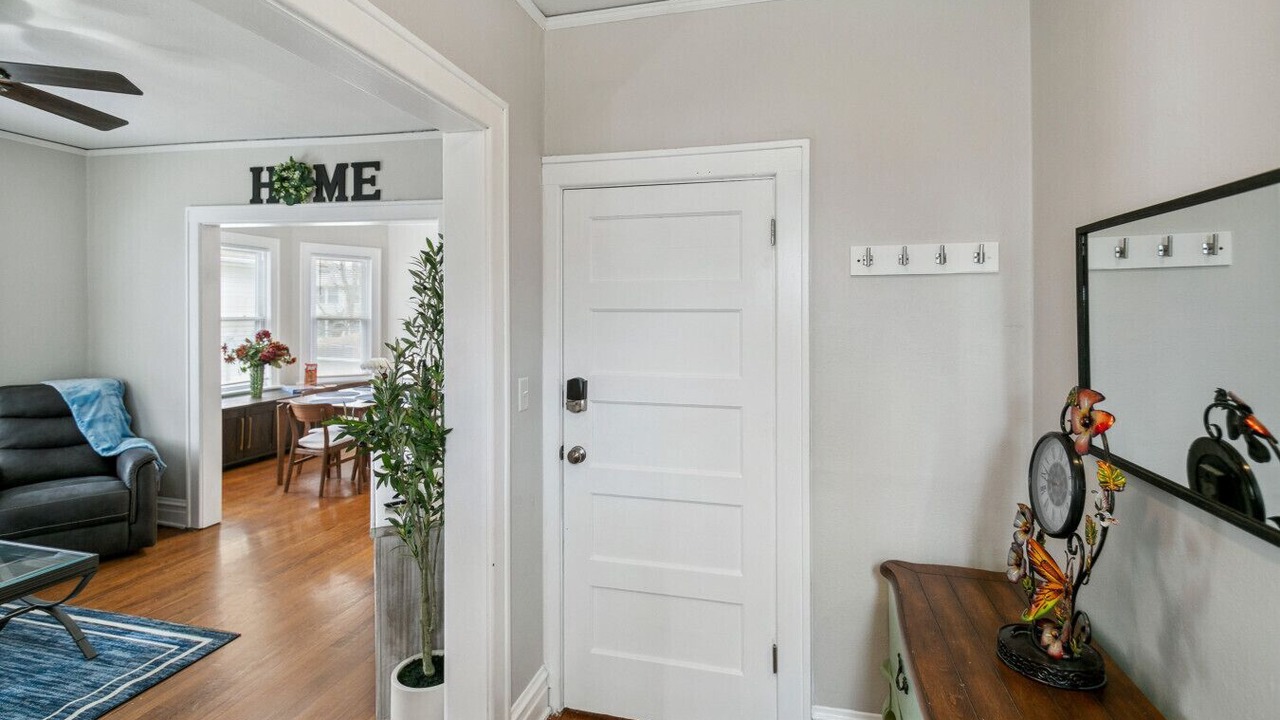 Photo of Livingroom in Waukegan