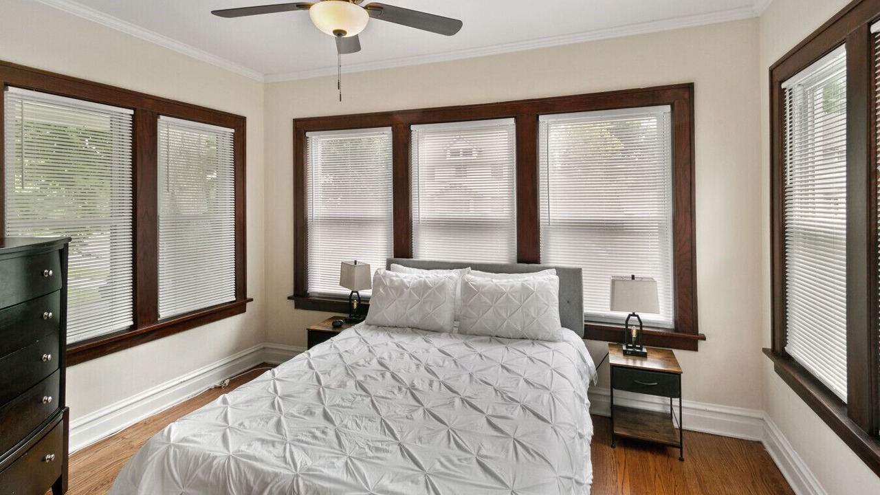 Photo of Bedroom in Waukegan