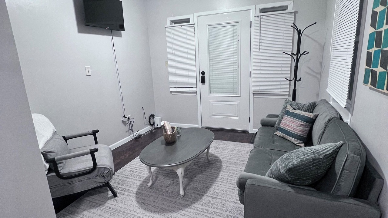 Photo of Livingroom in Westmont