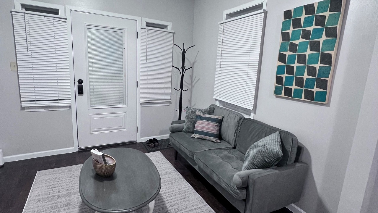 Photo of Livingroom in Westmont