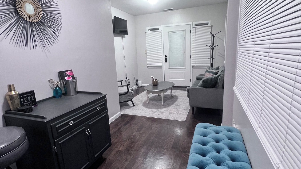 Photo of Livingroom in Westmont