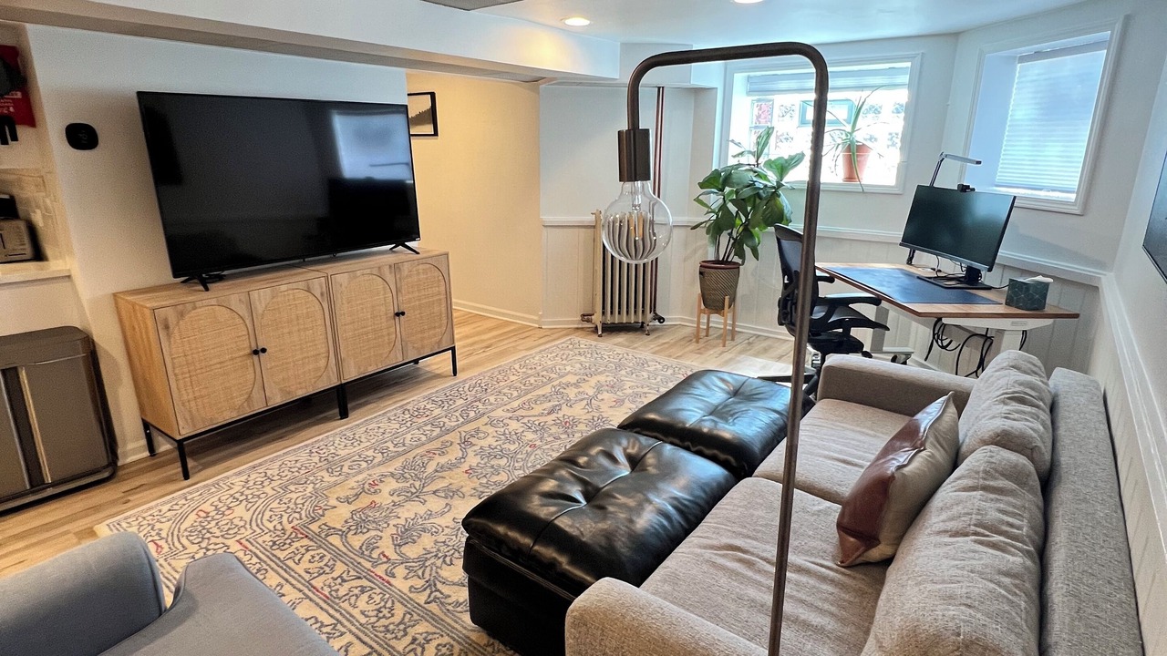 Photo of Livingroom in North Center