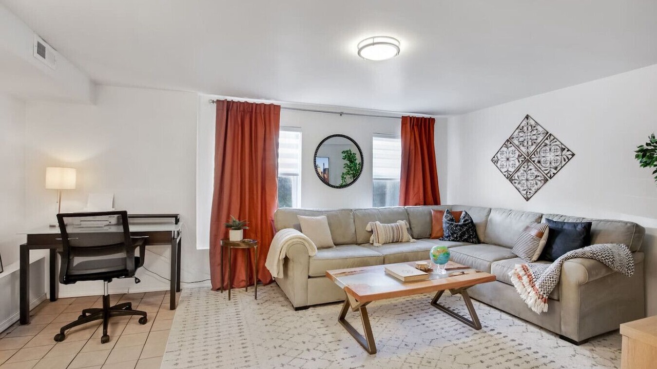 Photo of Livingroom in Noble Square