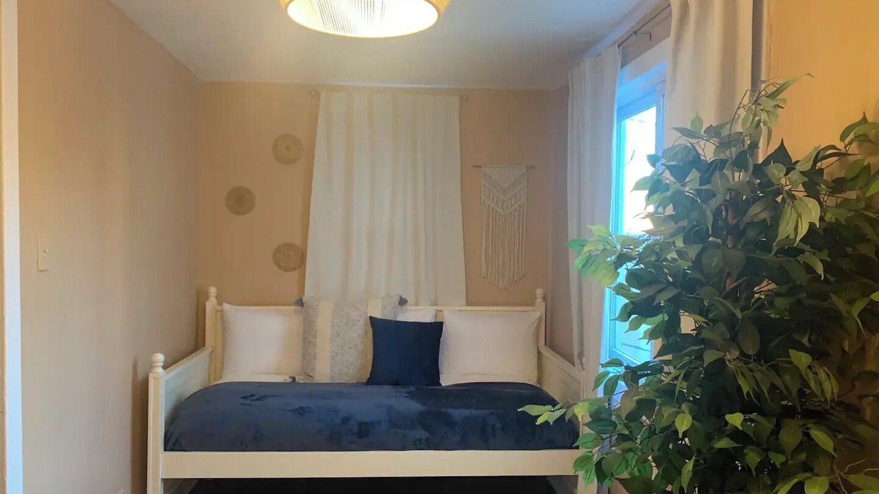 Photo of Bedroom in Edgewater