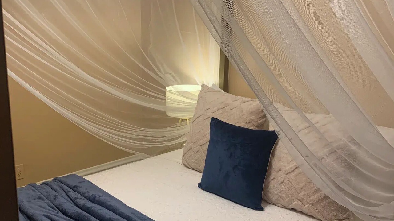 Photo of Bedroom in Edgewater