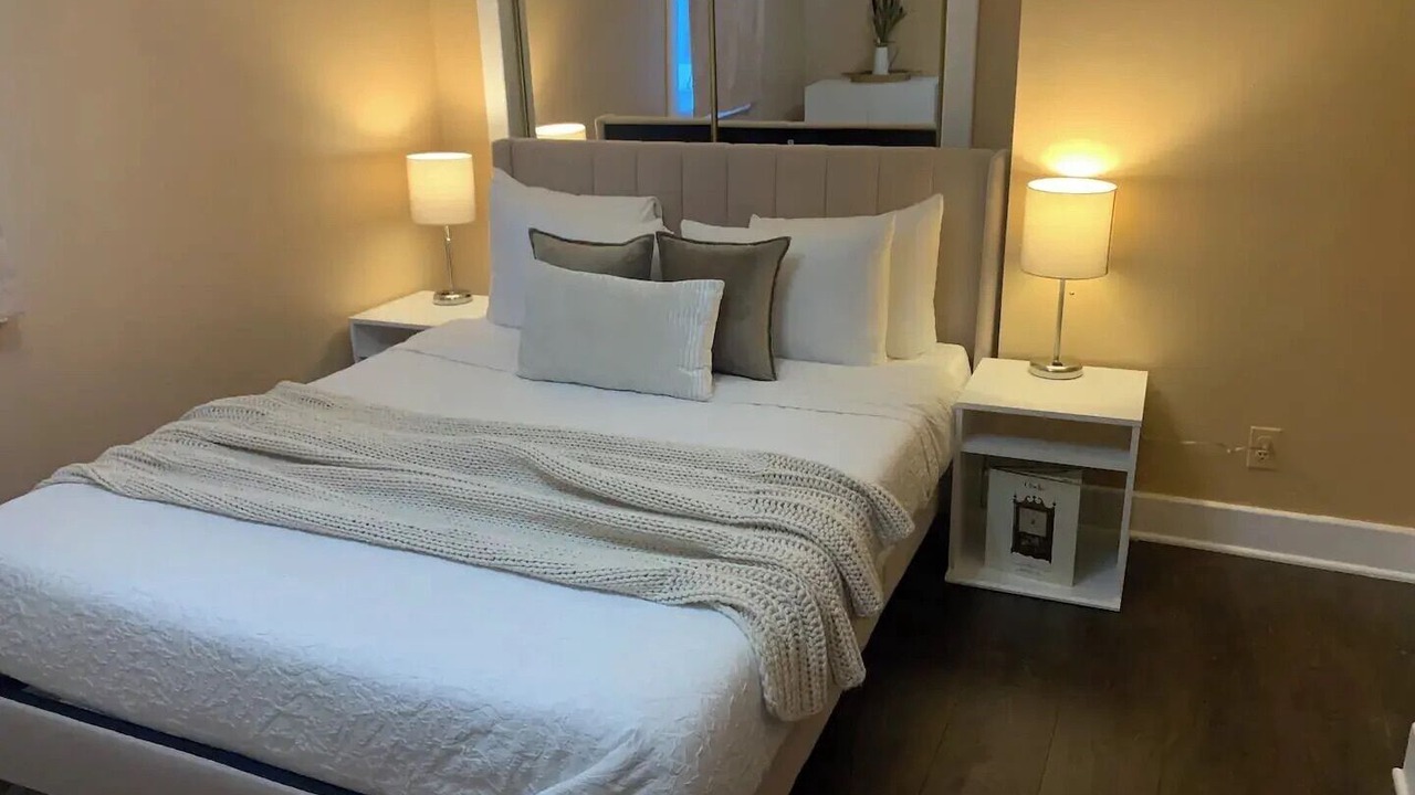 Photo of Bedroom in Edgewater