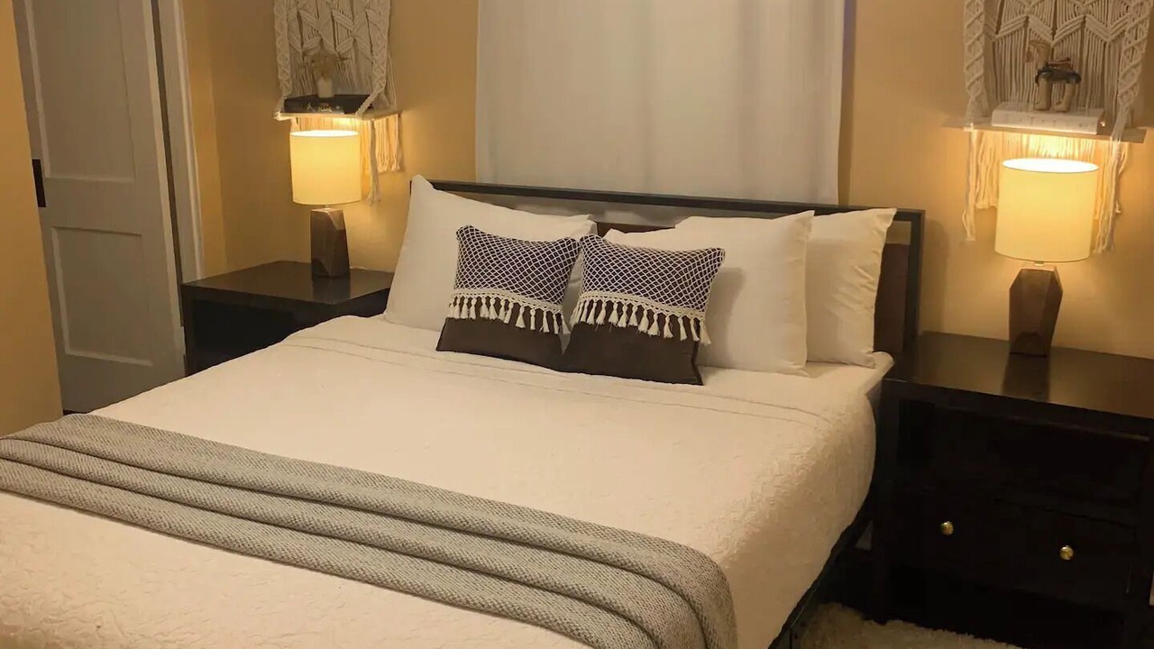 Photo of Bedroom in Edgewater