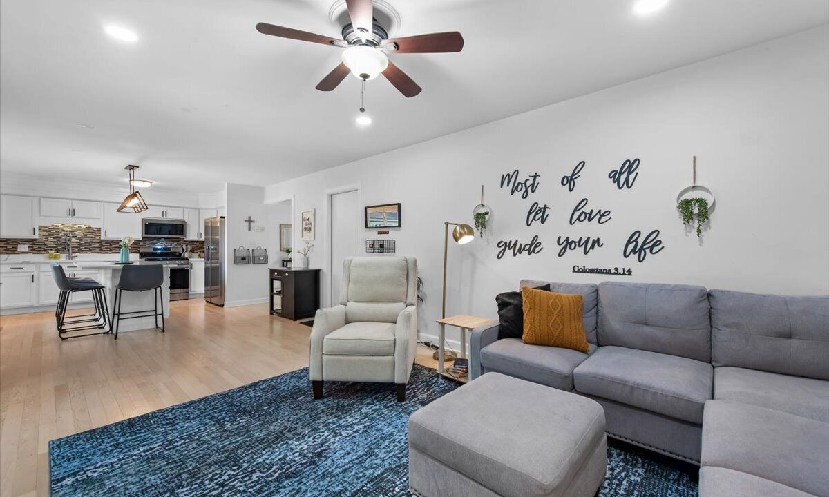 Photo of Livingroom in Crystal Lake