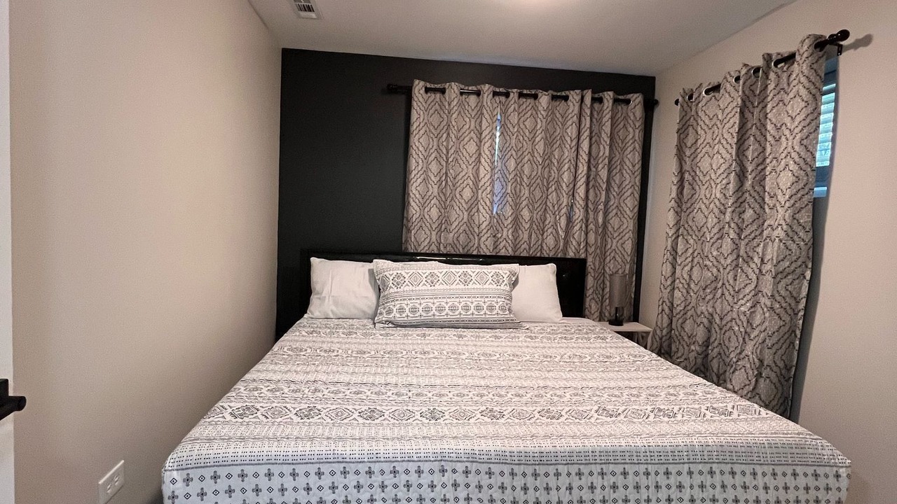 Photo of Bedroom in Glendale Heights