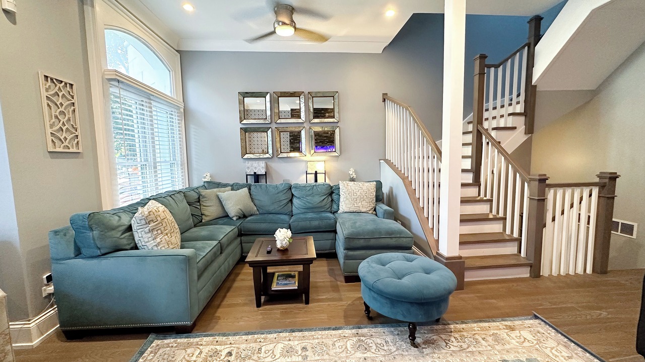Photo of Livingroom in Near North Side