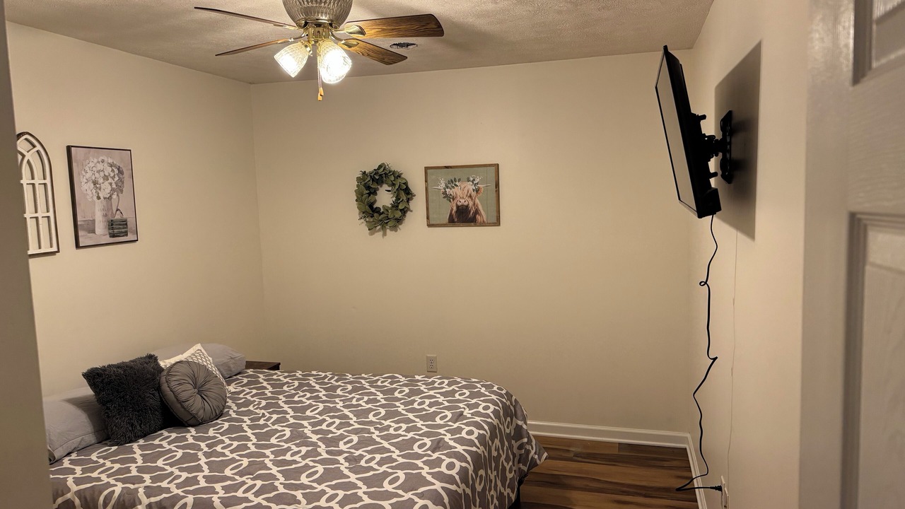 Photo of Bedroom in West City