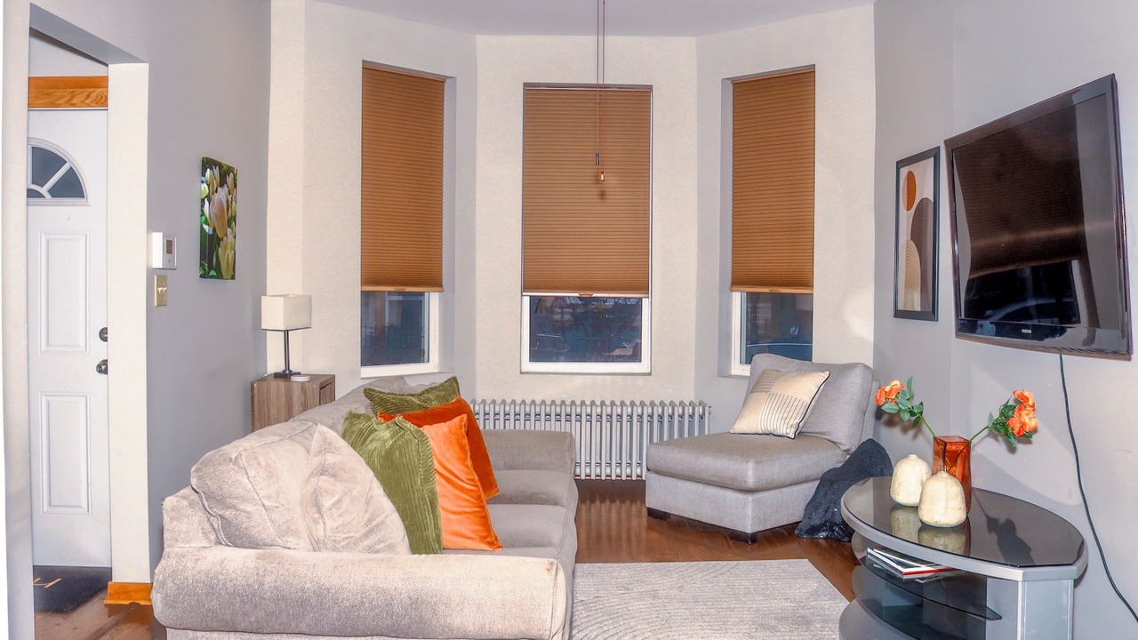 Photo of Livingroom in East Garfield Park