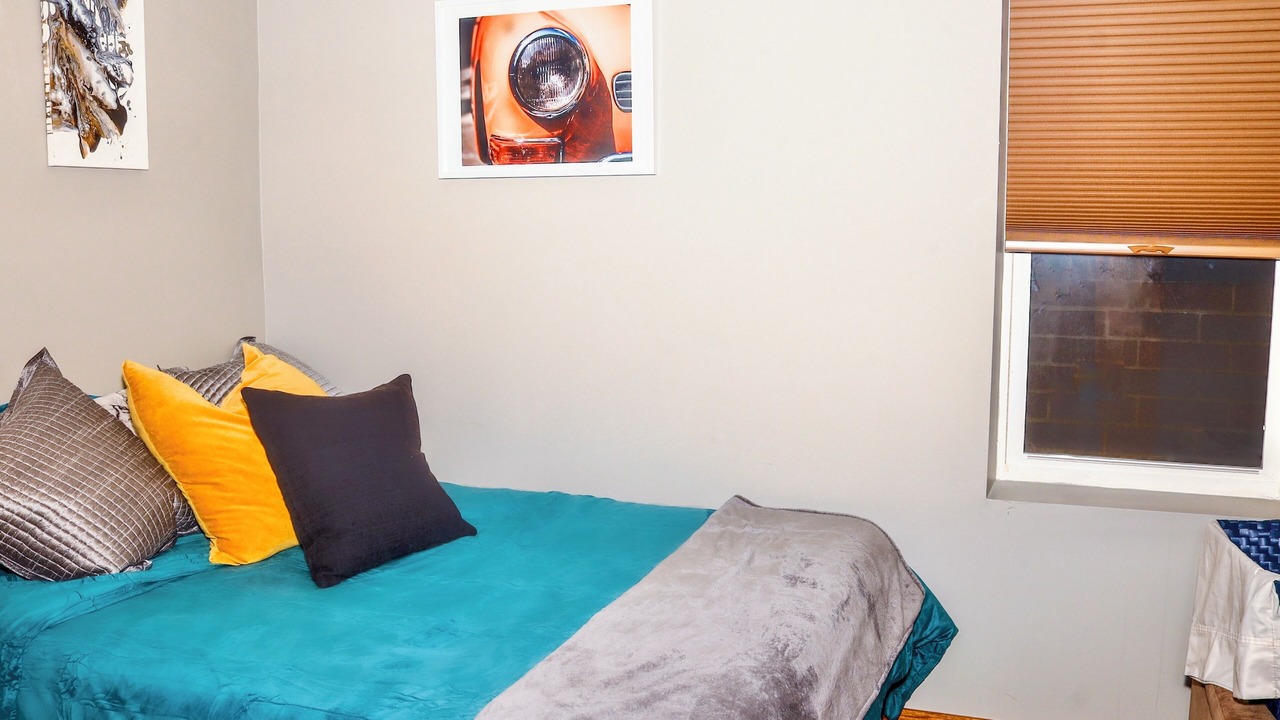 Photo of Bedroom in East Garfield Park