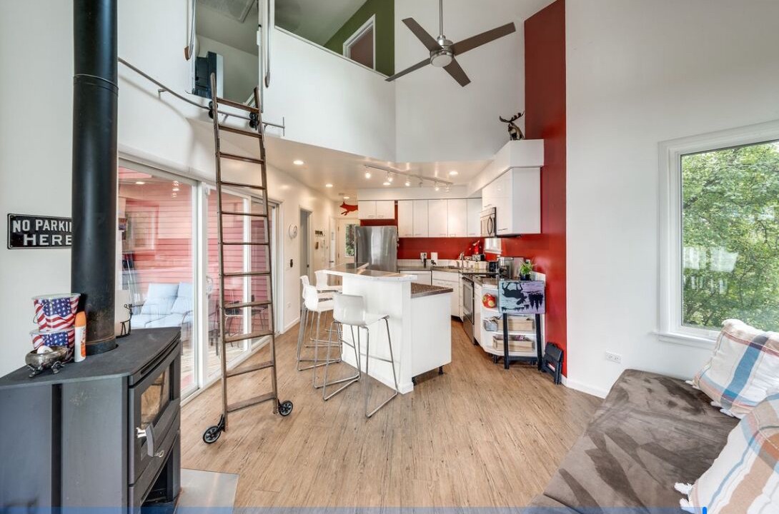 Photo of Livingroom in Fox Lake