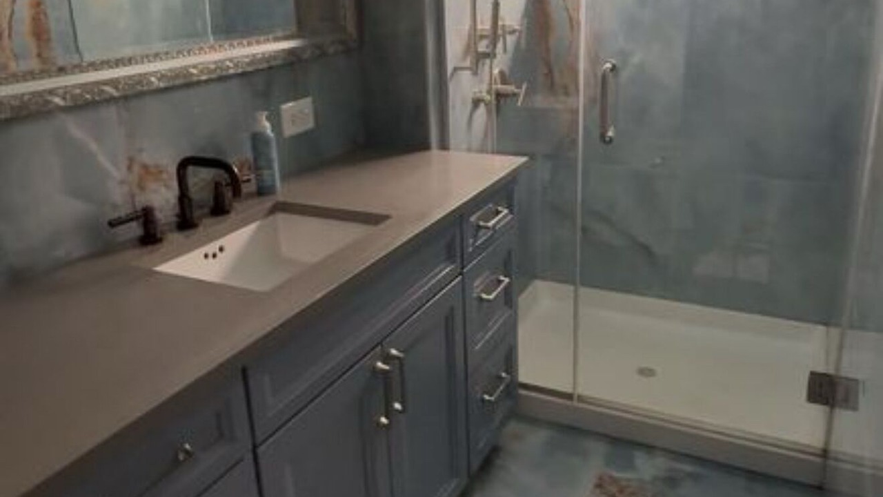 Photo of Bathroom in Fullersburg