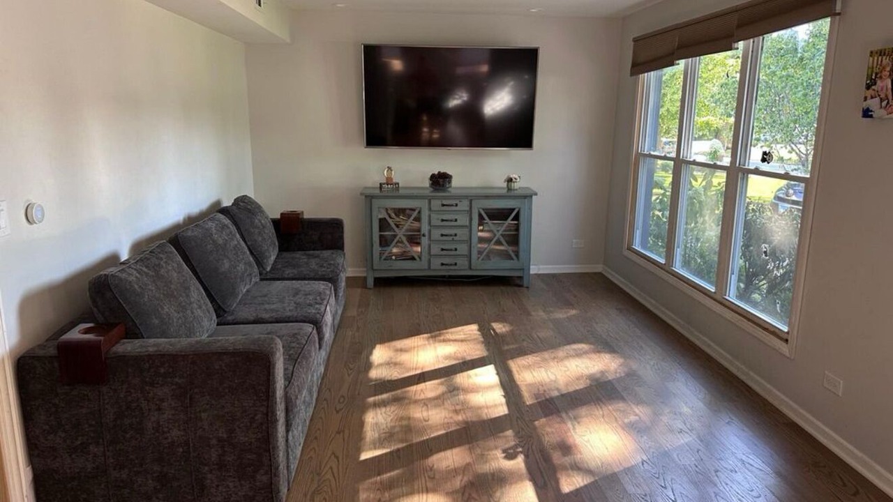 Photo of Livingroom in Fullersburg