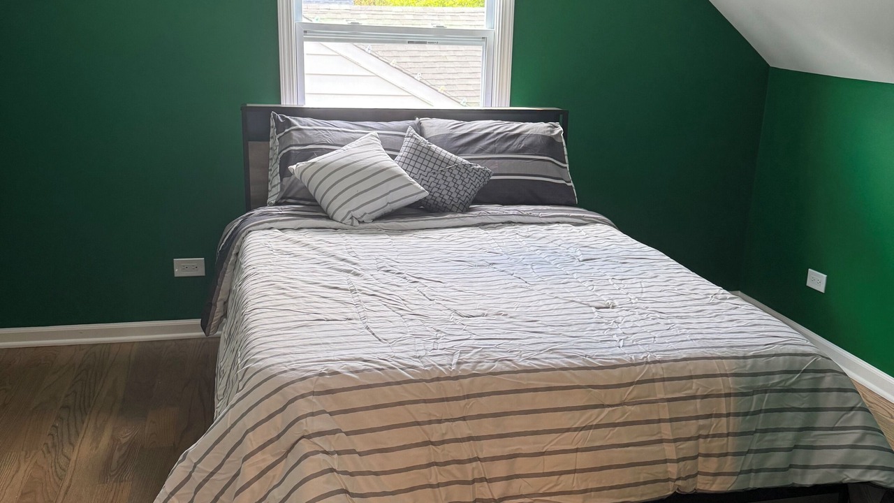 Photo of Bedroom in Fullersburg