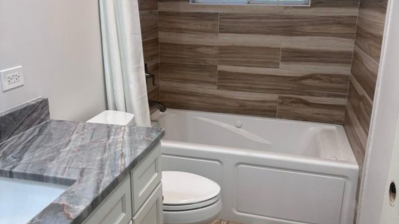 Photo of Bathroom in Fullersburg
