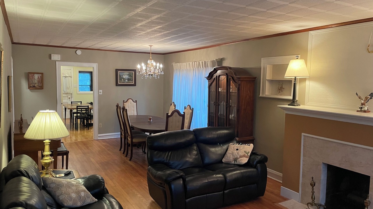 Photo of Livingroom in Brookfield