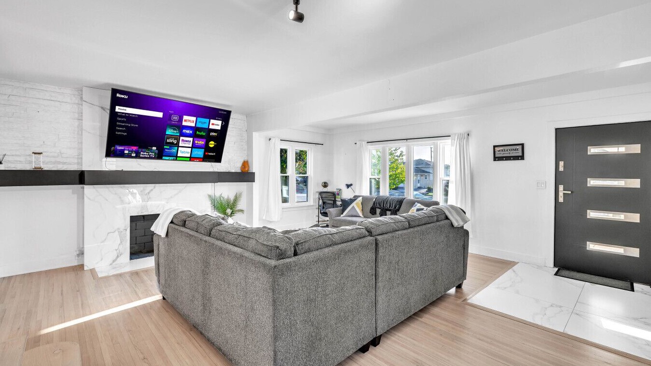 Photo of Livingroom in Elmhurst