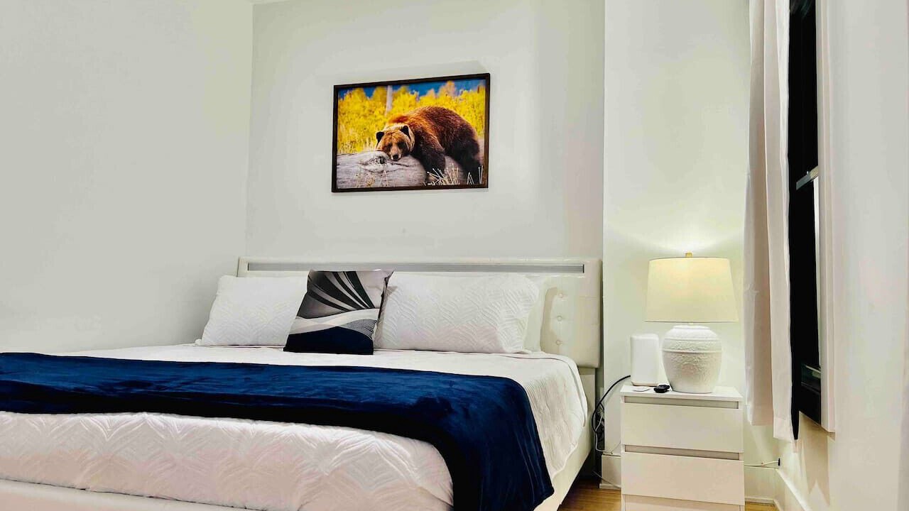 Photo of Bedroom in Elmhurst