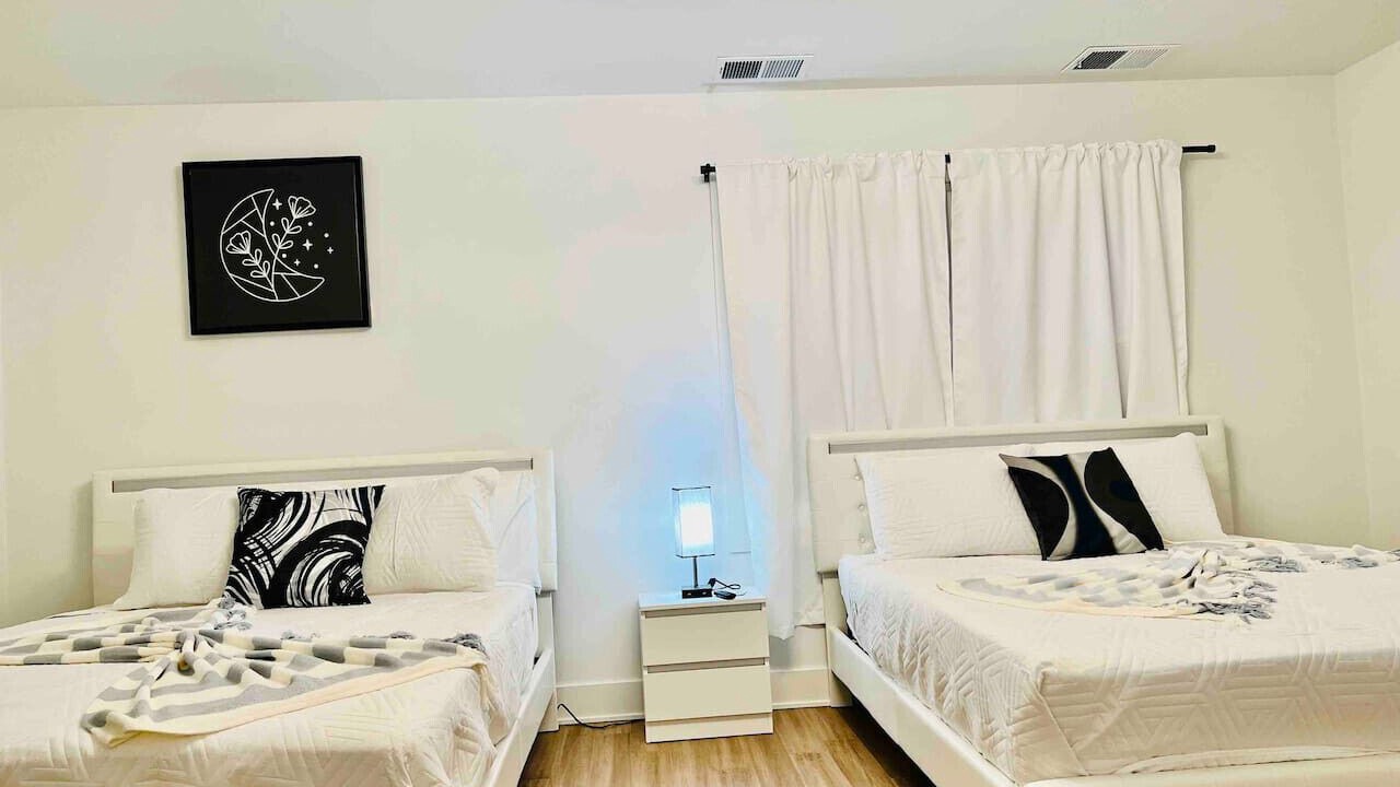 Photo of Bedroom in Elmhurst