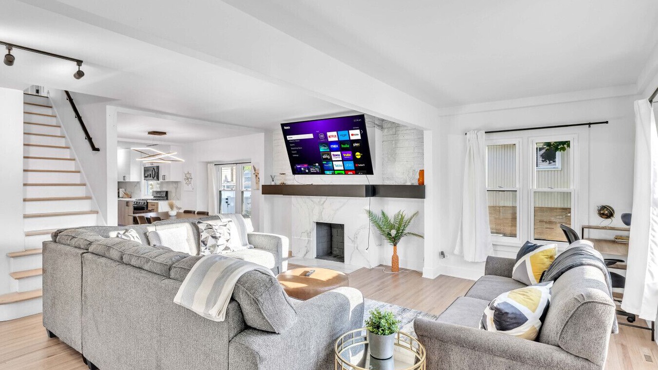 Photo of Livingroom in Elmhurst