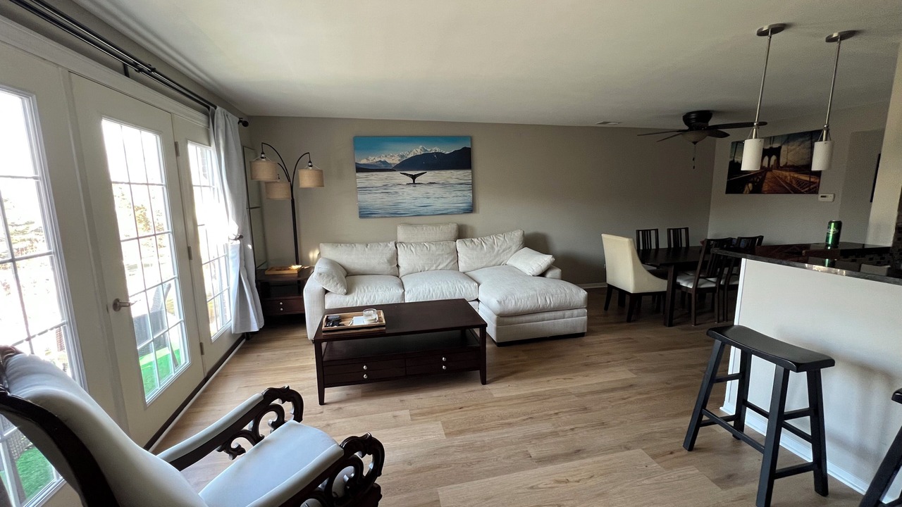 Photo of Livingroom in Glenview