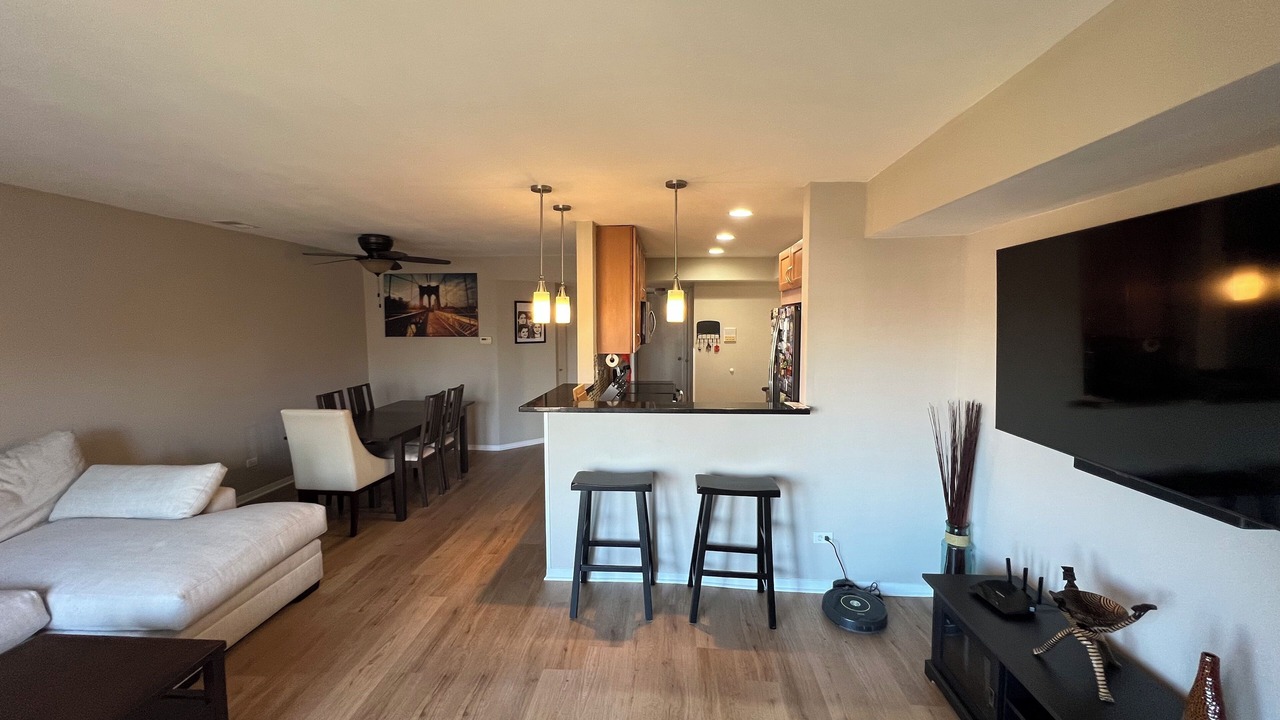 Photo of Livingroom in Glenview