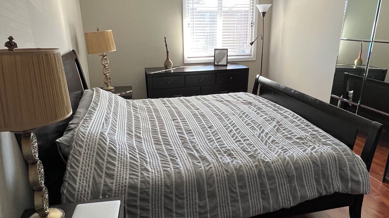 Photo of Bedroom in Glenview