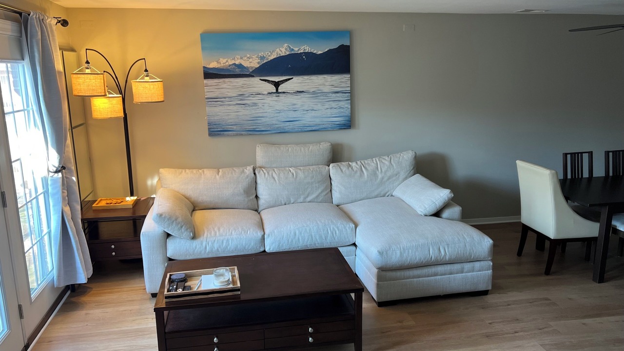 Photo of Livingroom in Glenview