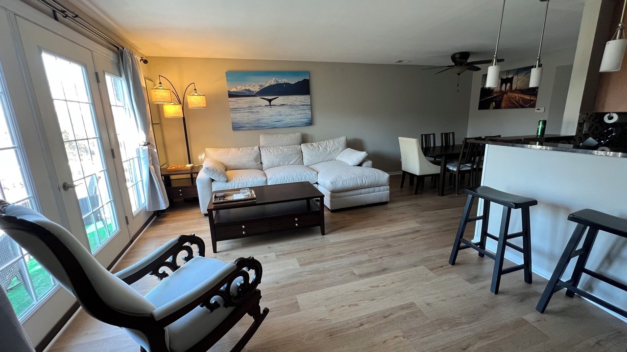 Photo of Livingroom in Glenview