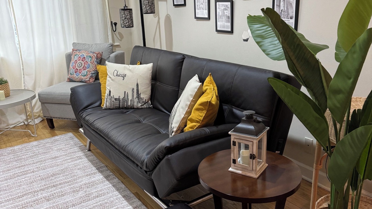 Photo of Livingroom in West Town