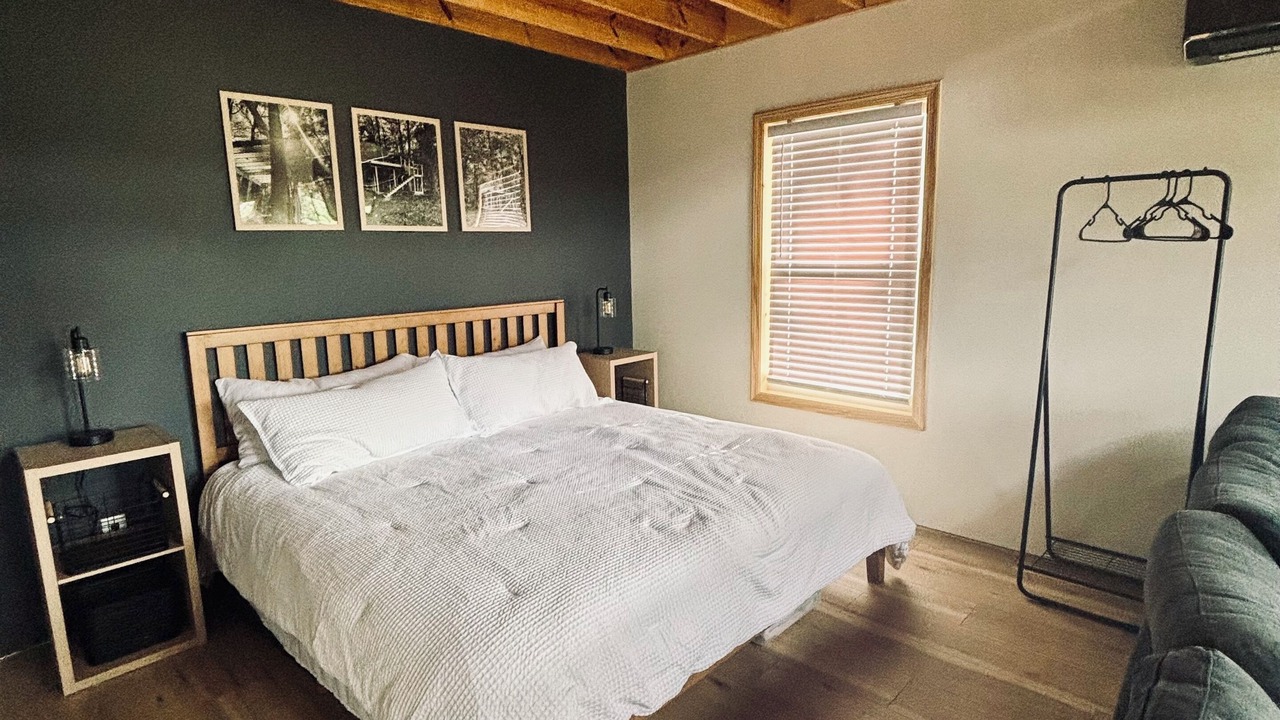 Photo of Bedroom in Carterville
