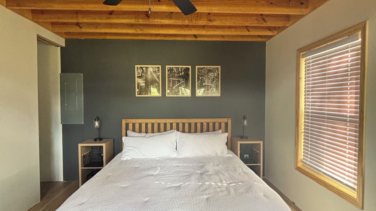 Photo of Bedroom in Carterville