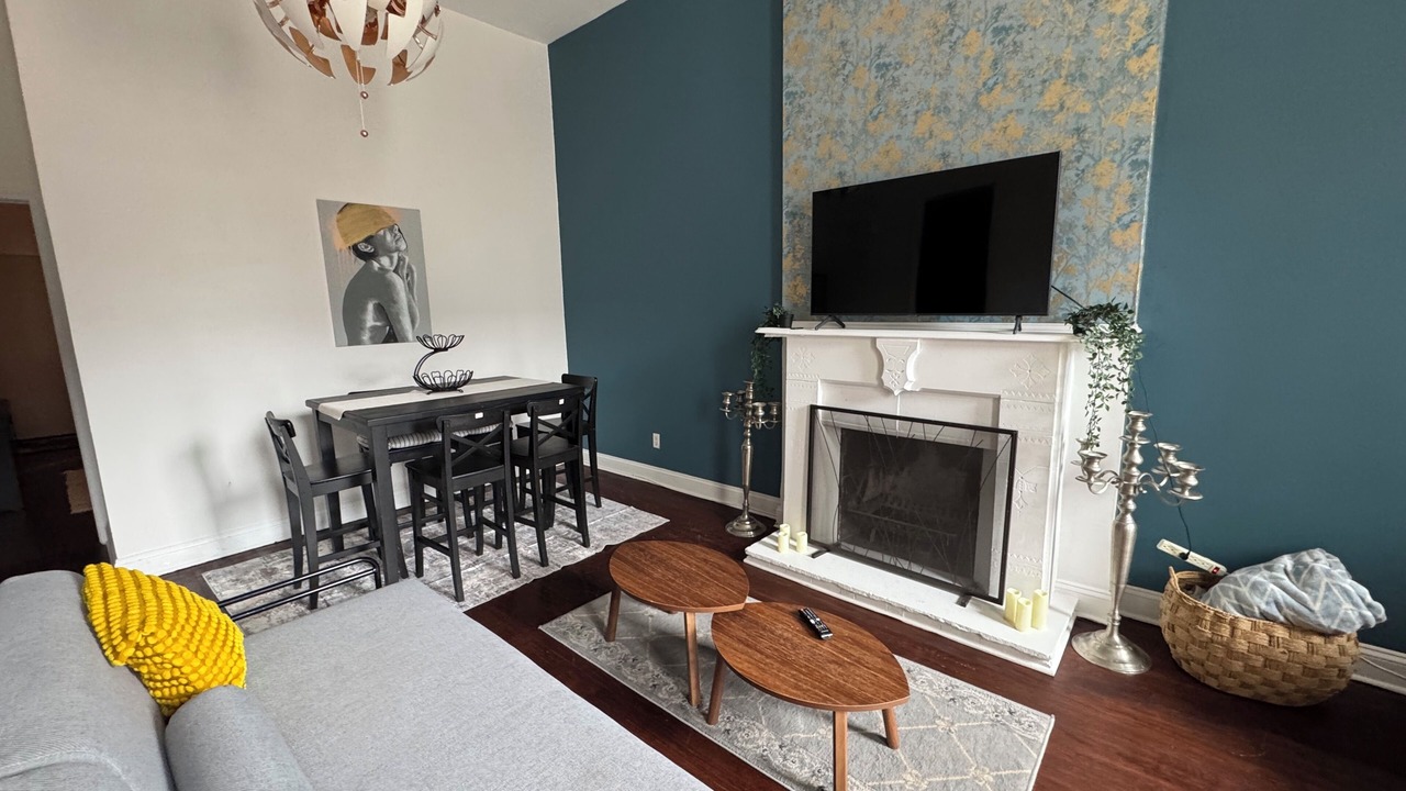 Photo of Livingroom in Lincoln Park