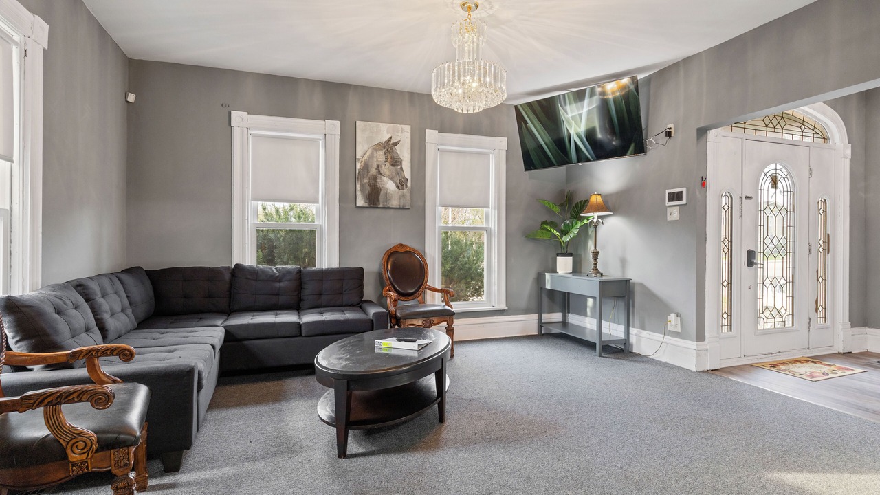 Photo of Livingroom in Aurora