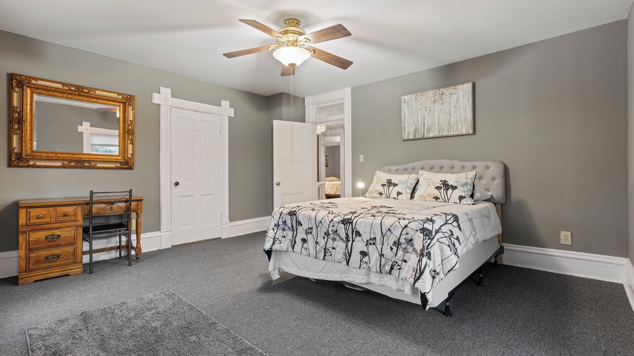 Photo of Bedroom in Aurora
