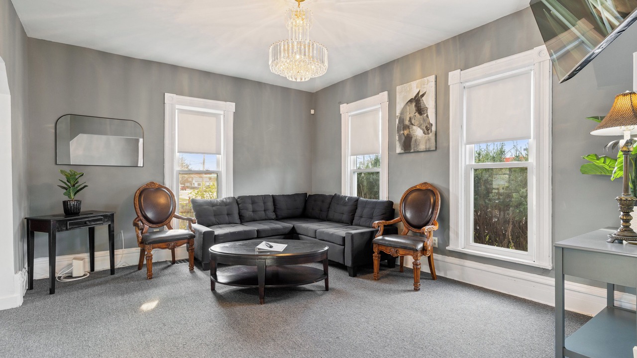Photo of Livingroom in Aurora