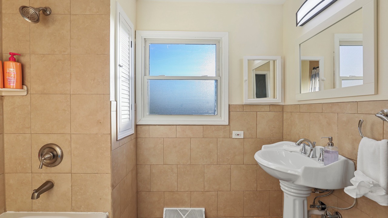 Photo of Bathroom in Des Plaines