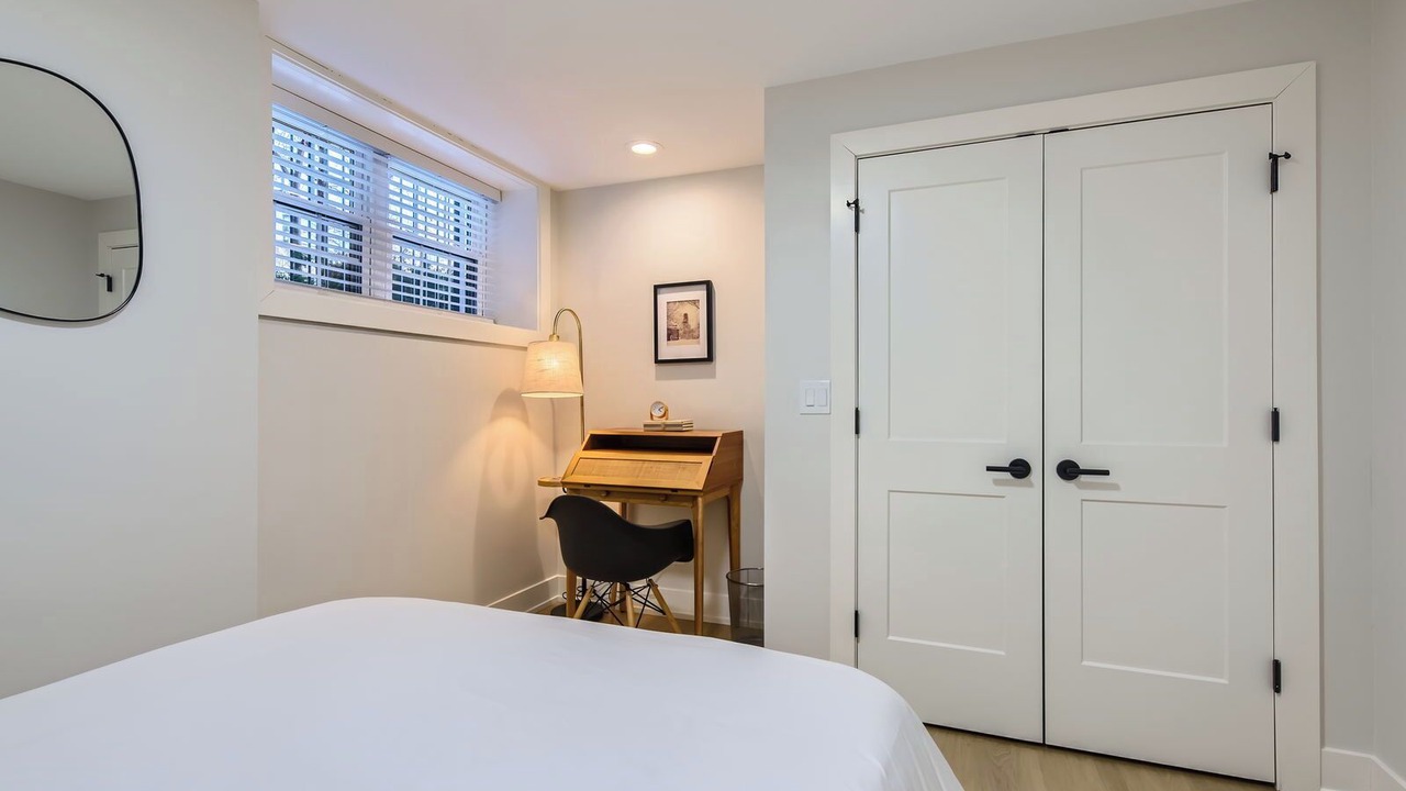Photo of Bedroom in Andersonville