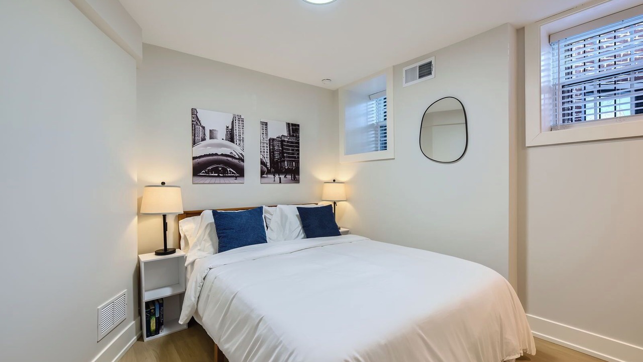 Photo of Bedroom in Andersonville