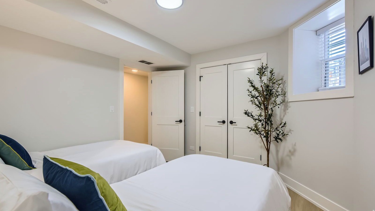 Photo of Bedroom in Andersonville