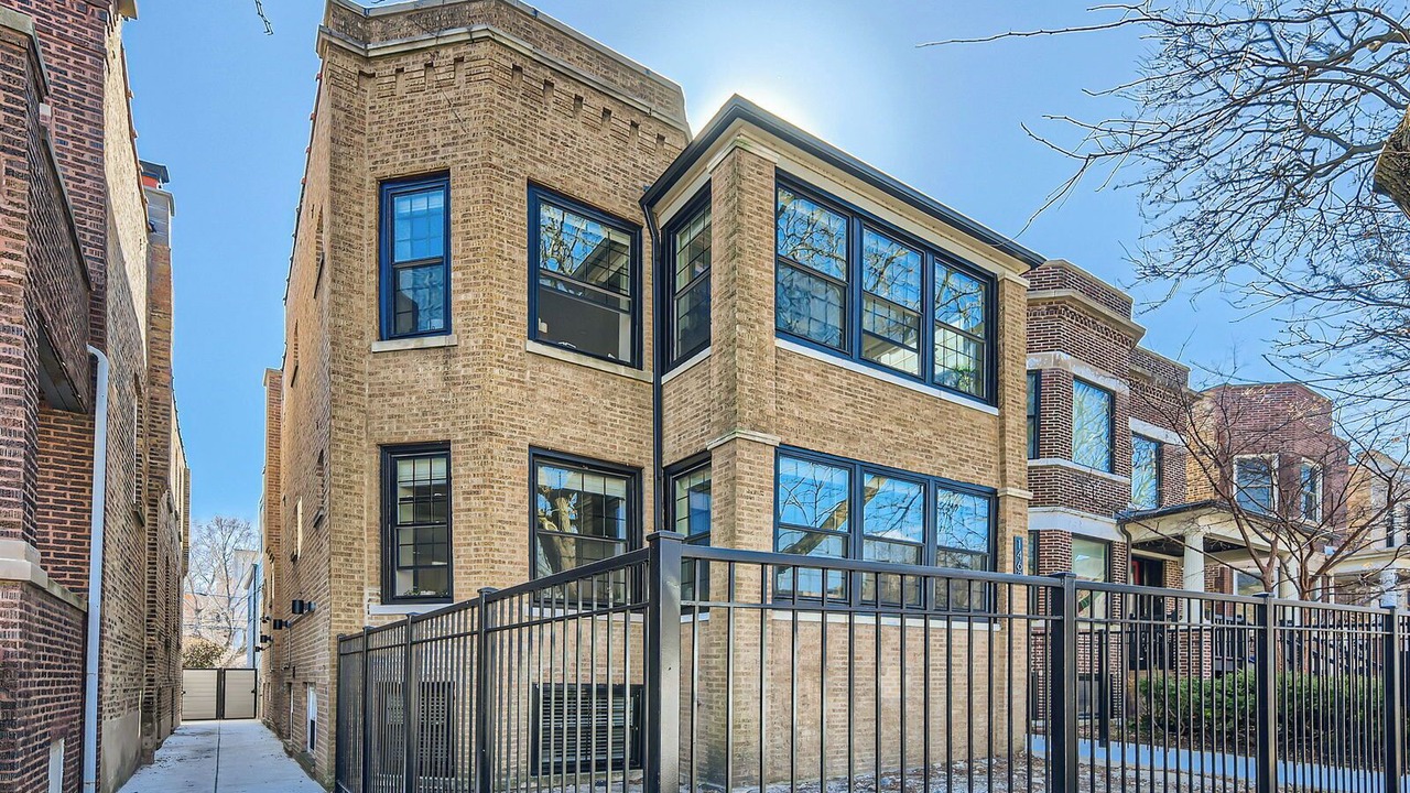 Photo of Outdoor in Andersonville