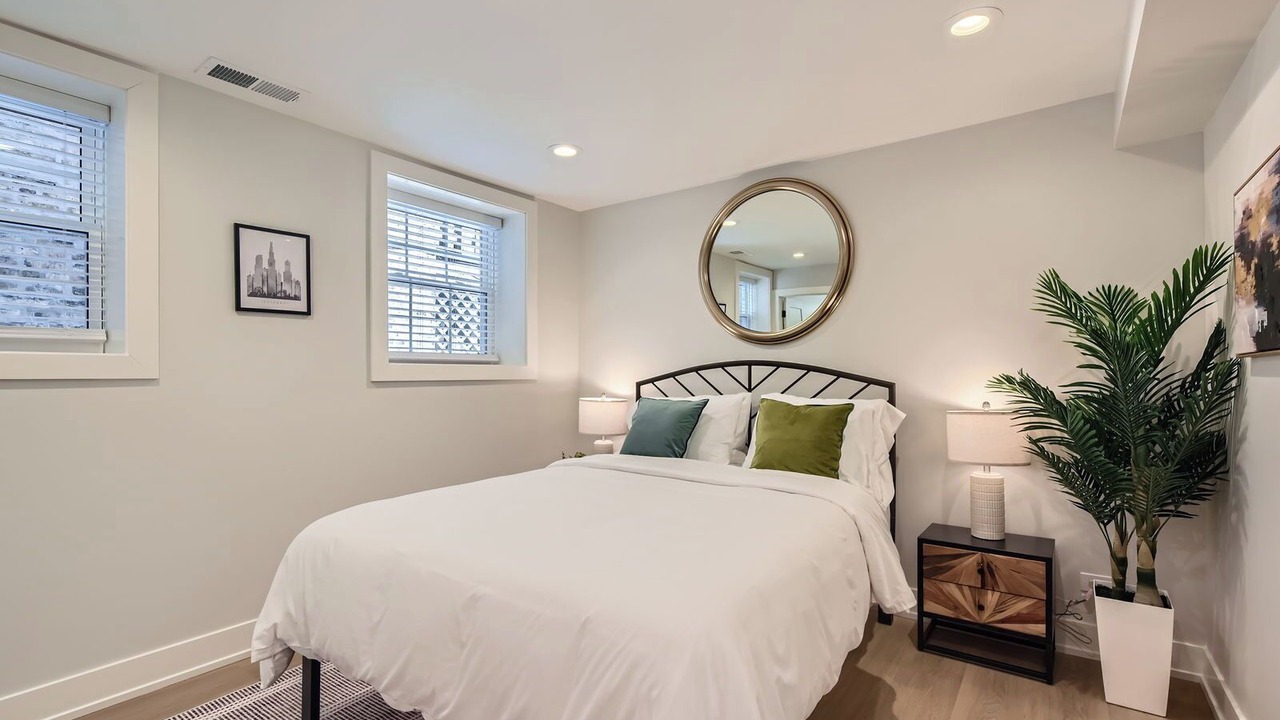 Photo of Bedroom in Andersonville